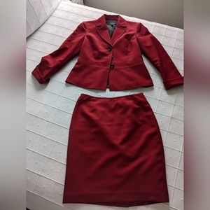 Kasper skirt suit